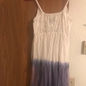 White——>purple dress